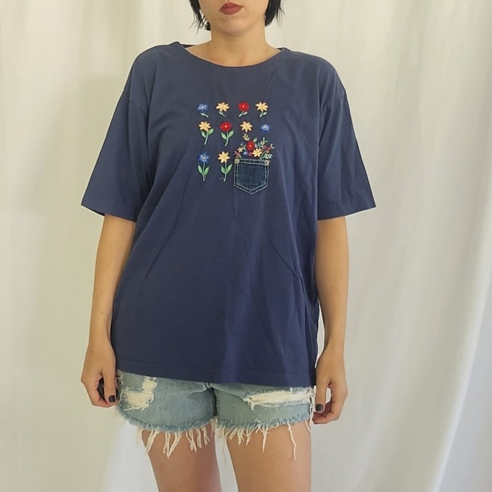 90s/00s Blue Tee with Embroidered Flowers